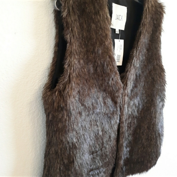 SALE‼️🥰Gorgeous JACK Faux Fur Vest!! - Picture 12 of 15